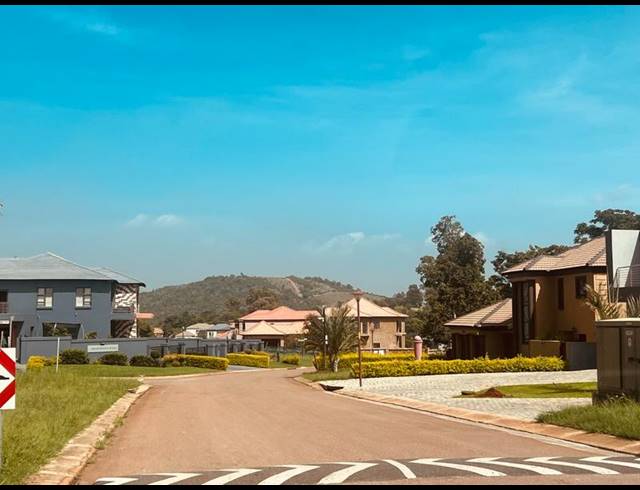 LAND FOR SALE IN MAGALIESBERG COUNTRY ESTATE